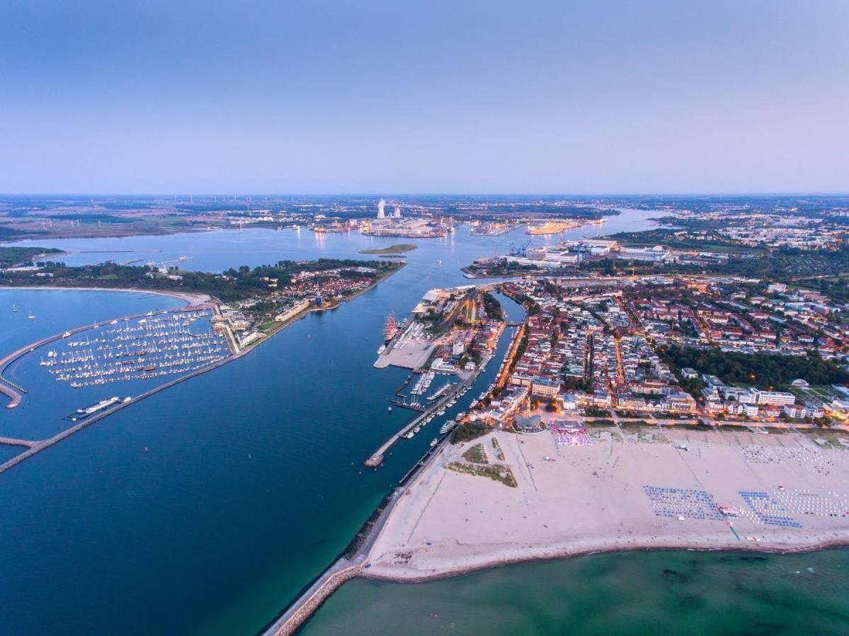 Ferienwohnung Vormann Jantzen, direkt am Leuchtturm Rostock Exterior foto