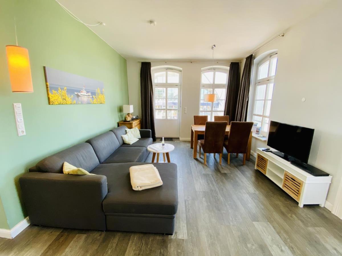 Ferienwohnung Vormann Jantzen, direkt am Leuchtturm Rostock Exterior foto